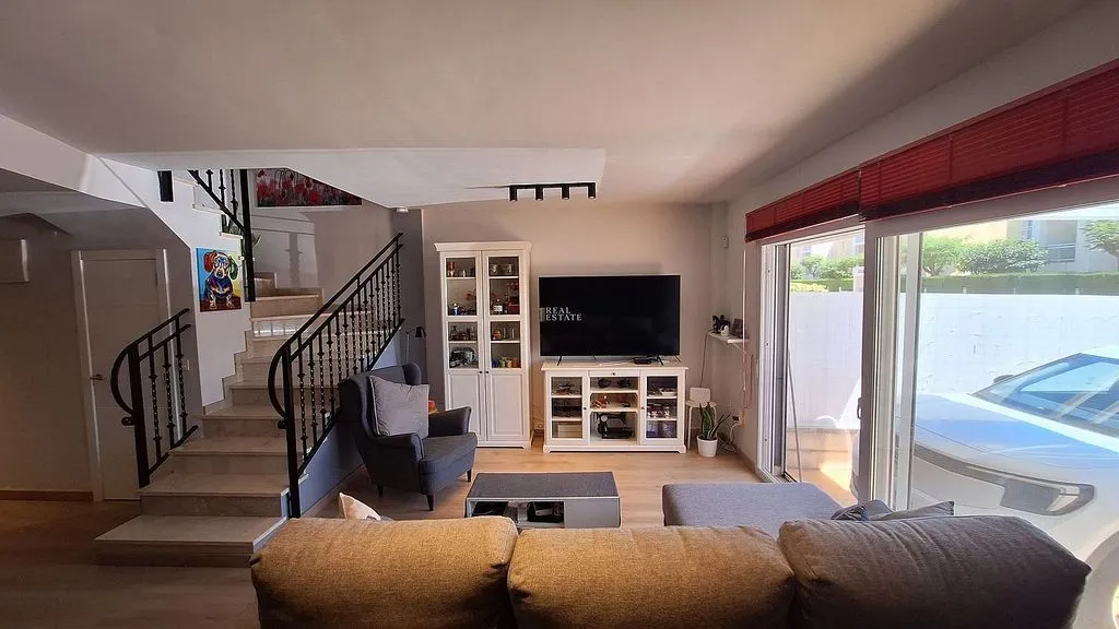 Elutuba - Modern Bungalow with Pool in El Vergel