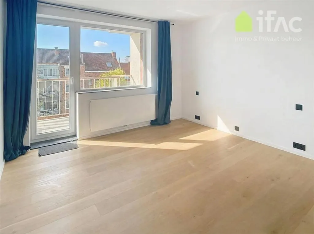 Toad - Luxury Flat with Balcony in New Quarter