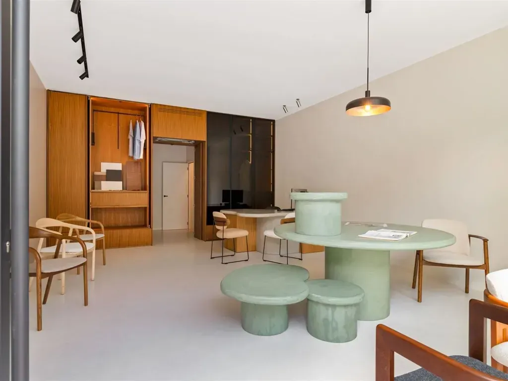 Salle à manger - Espace de Bureau Rénové près de la Rooseveltplaats à Anvers