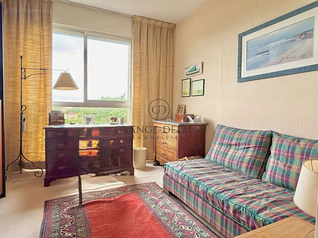 Elutuba - Apartment with Terrace in Caudéran Pastuer