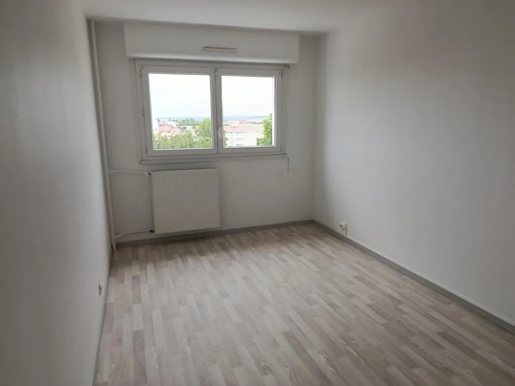 Stanze - 3-Bedroom Flat in Quiet Area, Chatenois