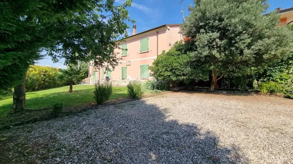 Välivaade - Restored Villa with Multiple Apartments in Borgo Virgilio