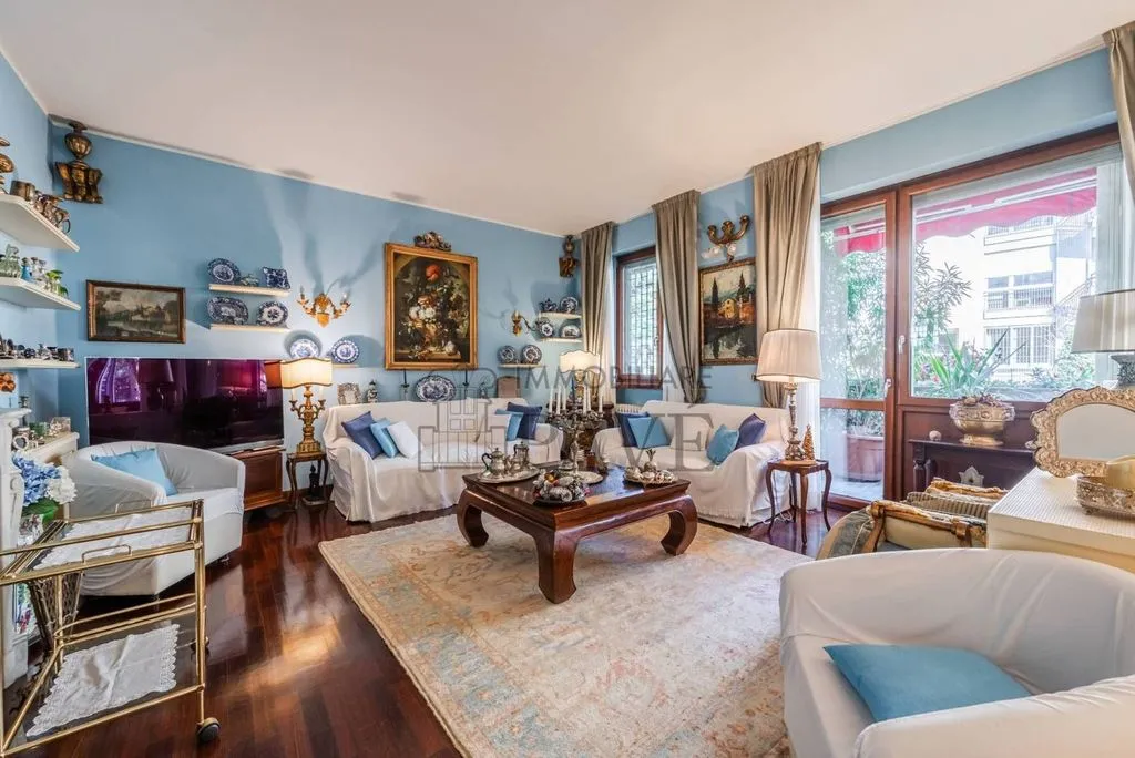 Séjour - Luxury Apartment with Triple Exposure in Milan