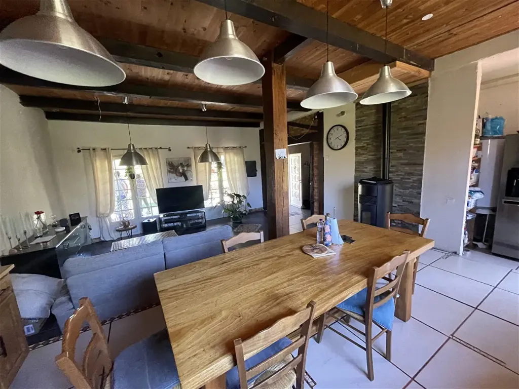 Salle à manger - Maison avec piscine et vue montagne à Montgauch