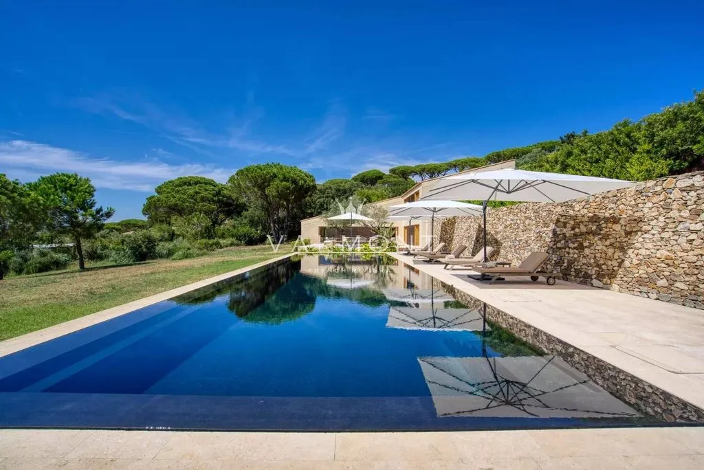 Piscine - Villa Luxueuse avec Vue Mer à Saint-Tropez