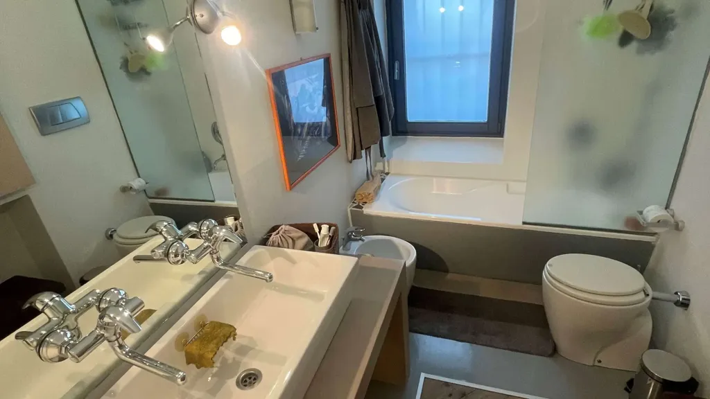 Salles de bain - Charming Apartment with Balcony in Asti