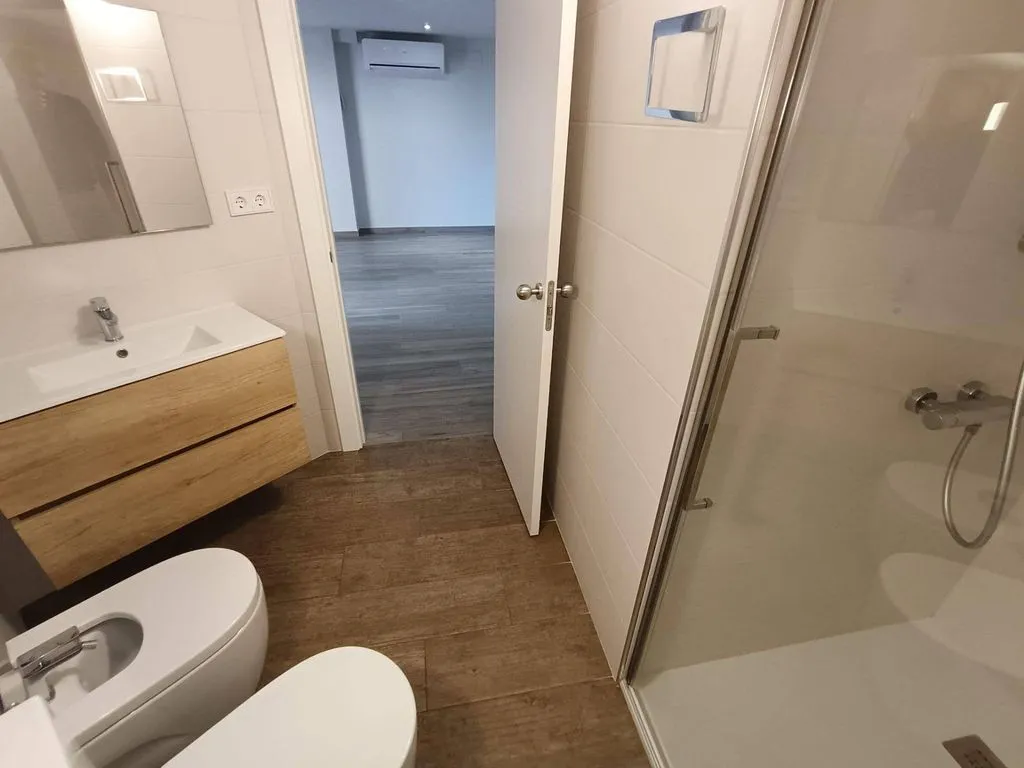 Bathrooms - Luxury Duplex Flat with Terrace in Arenys de Mar