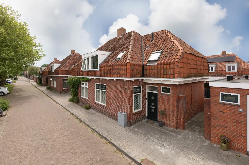 Esterno - Modernised 1930s Semi-detached House in Bolsward