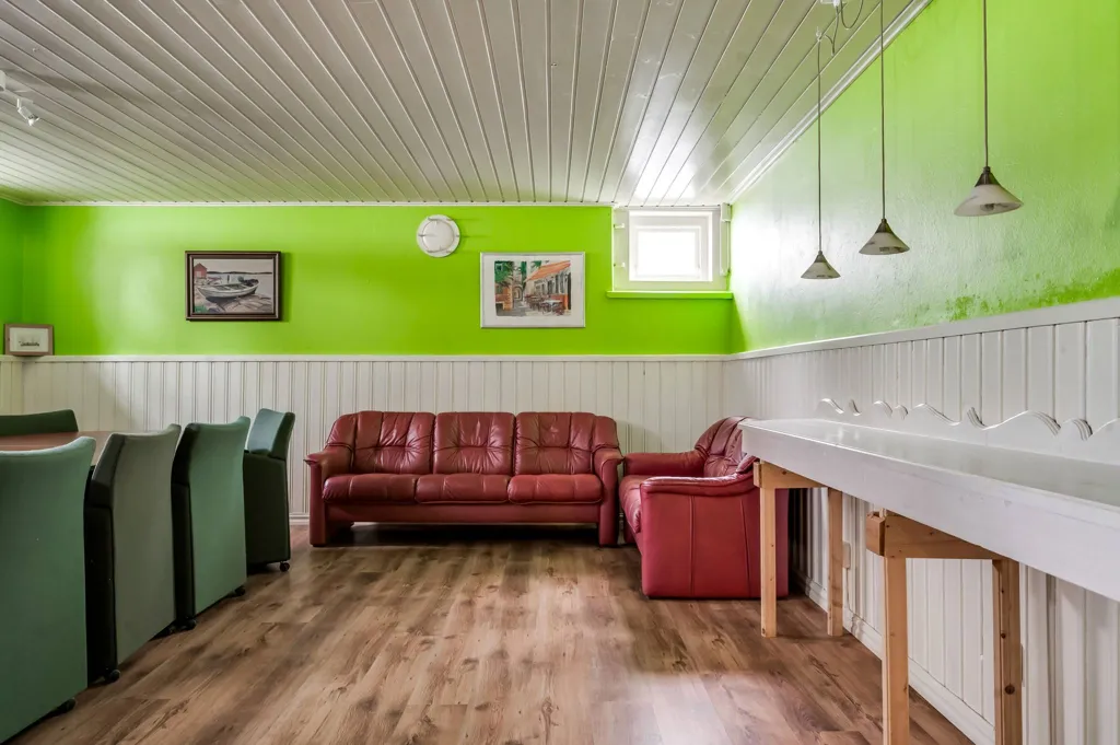 Elutuba - Multi-Use Property with Historic Charm in Borgvik