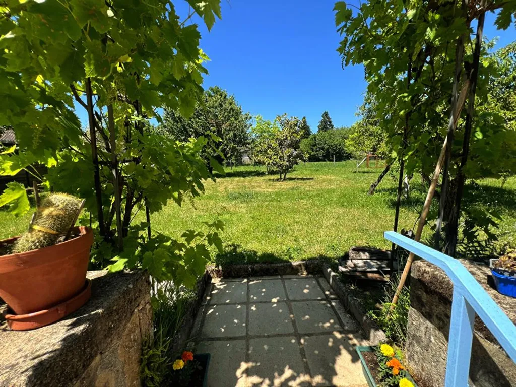 Aed - Townhouse with Garden in Lanouaille