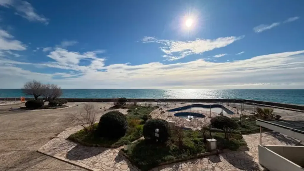 Terrasse - Seafront Studio with Terrace in Ospedaletti