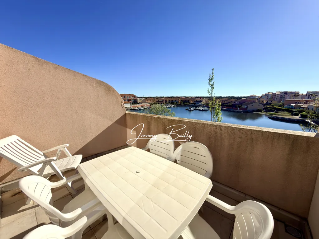 Terrass - 2-Bed Apartment with Terrace in Le Barcarès