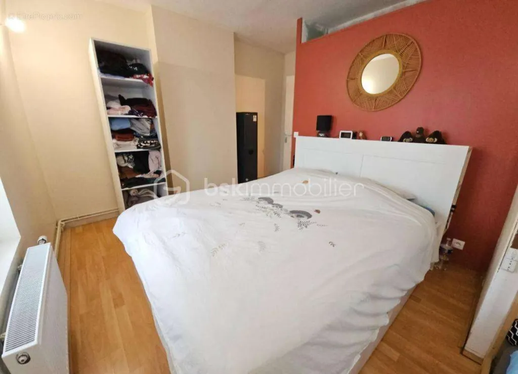 Chambres - Maison avec Jardin et Double Garage à Brebières