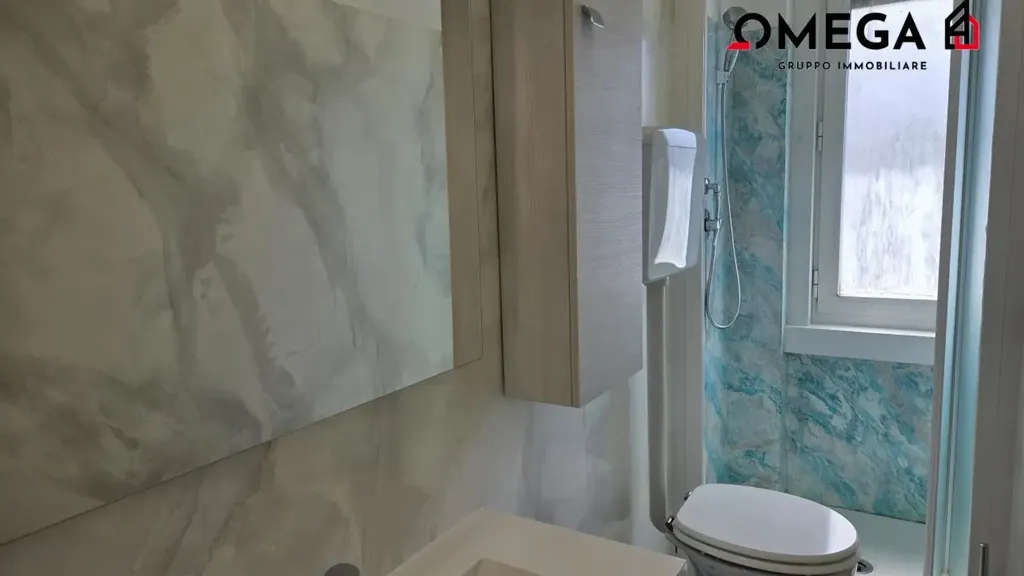 Salles de bain - Modern Studio with South Exposure in Trieste