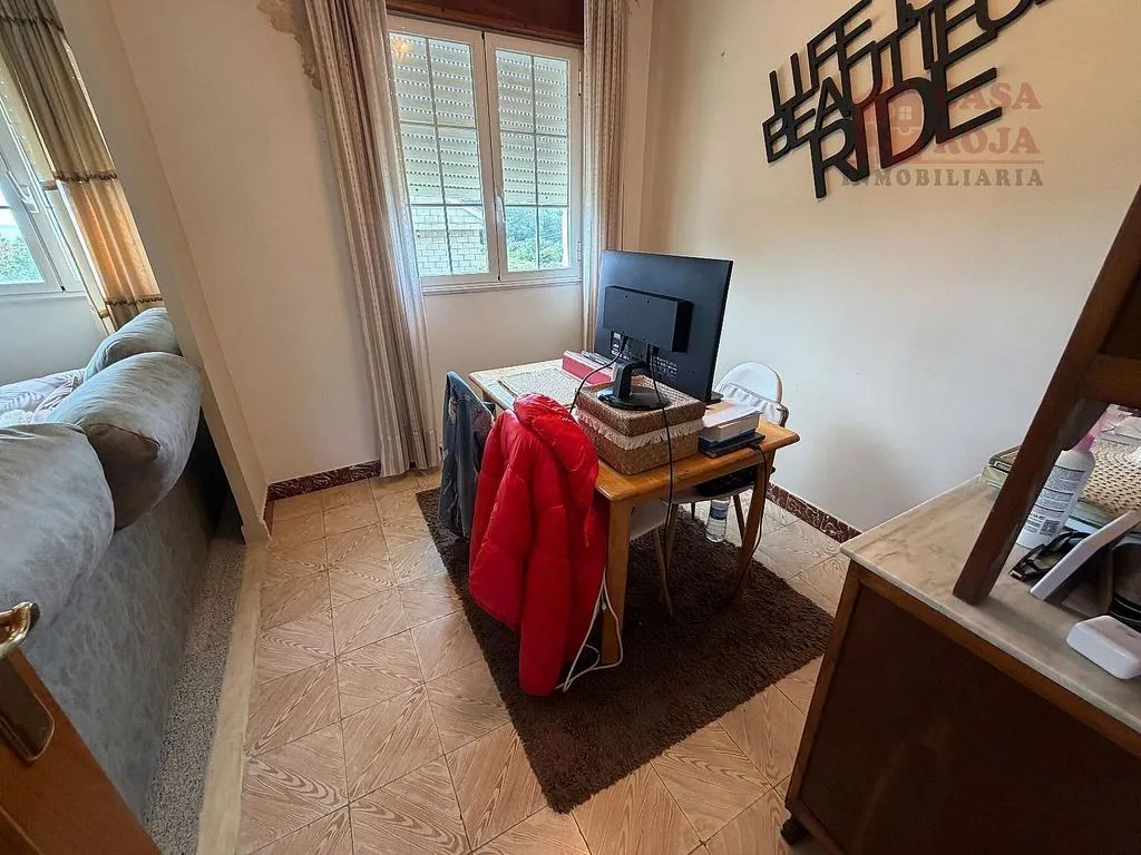Bureau - House with Sea View in Bueu