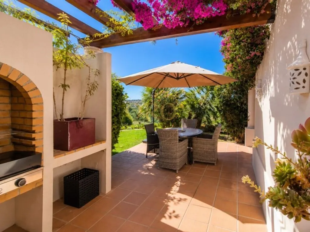Terrass - Luxury Villa with Golf Views in Lagoa