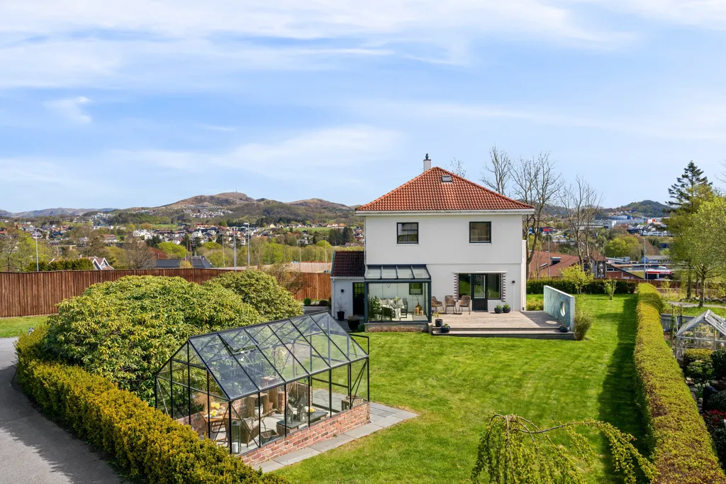 Õhuvaade - Detached House with Double Garage in Ganddal
