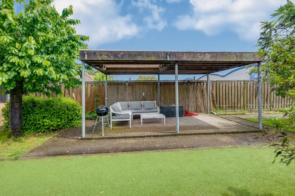 Jardin - Two-Storey House with Garden in Rijen