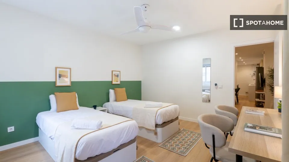 Camere da letto - Shared Apartment with Terrace in Pacífico, Madrid