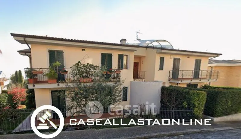 Välivaade - Ground Floor Apartment with Private Courtyard in Monte Urano