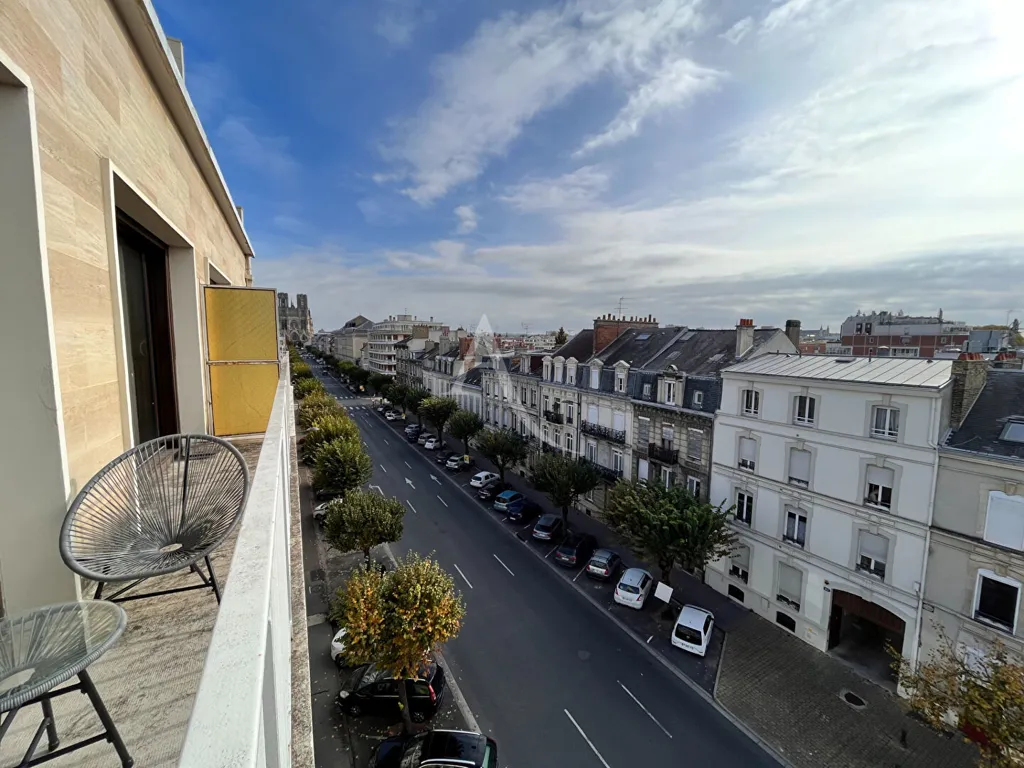 Balcone - Type 2 Flat with Cathedral View in Reims