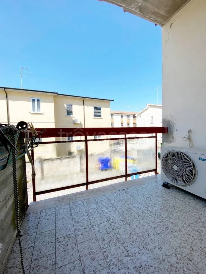 Balcon - Spacious Apartment with Balcony in Copparo
