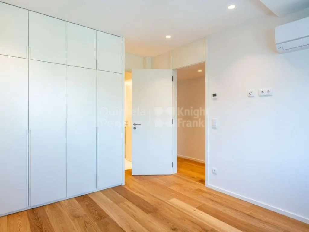 Rooms - Luxury Flat with Balcony in Avenidas Novas