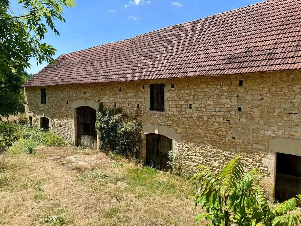Välivaade - Extensive Property with Pool in Salviac