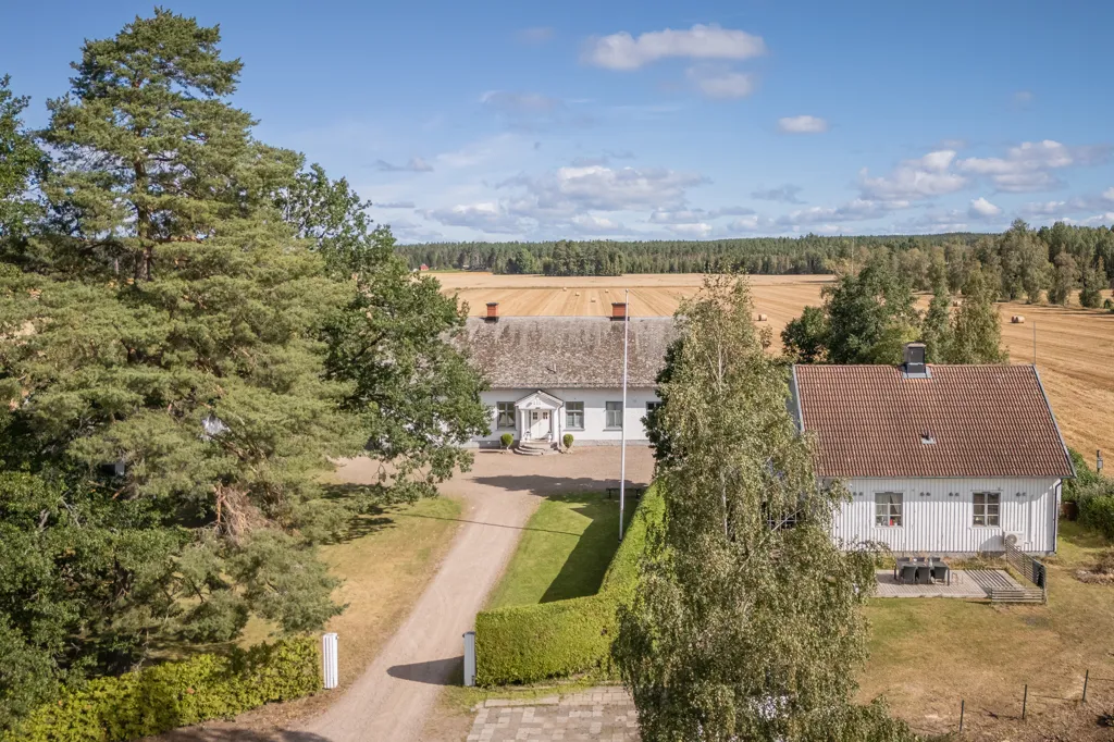 Vue aérienne - Historic Schoolhouse Villa in Väse