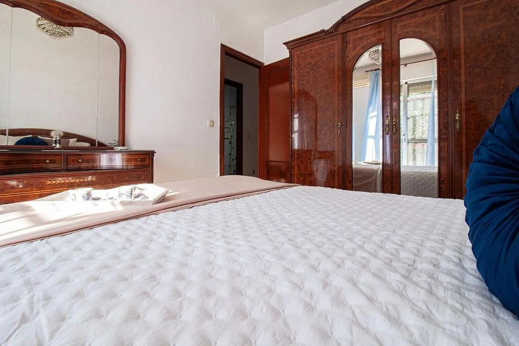 Bedrooms - Chalet with Air Conditioning in La Rinconada