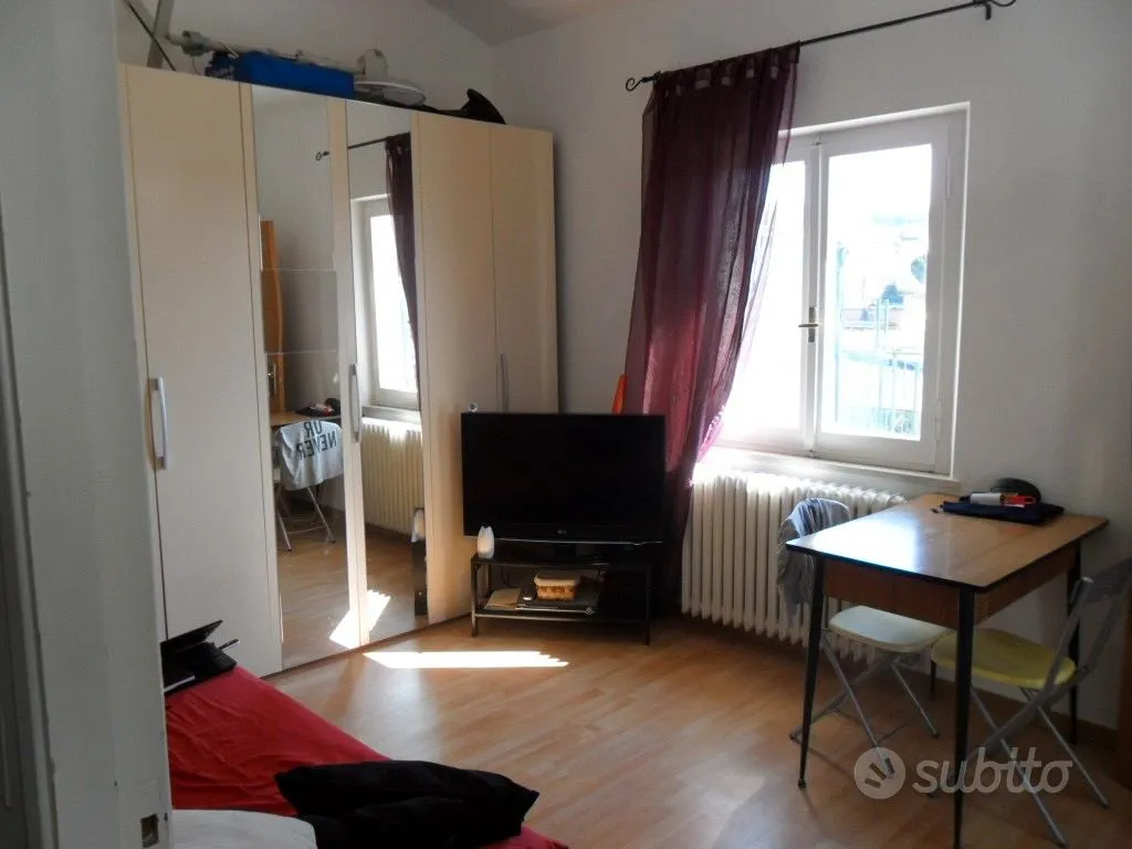 Magamistoad - Studio Flat with Balcony in Pian di Massiano