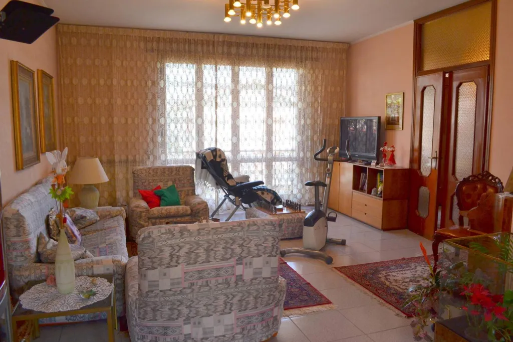 Soggiorno - Villa con giardino privato a Capriate San Gervasio