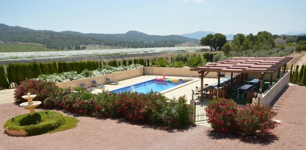 Bassein - Luxury Farmhouse with Pool in Monóvar
