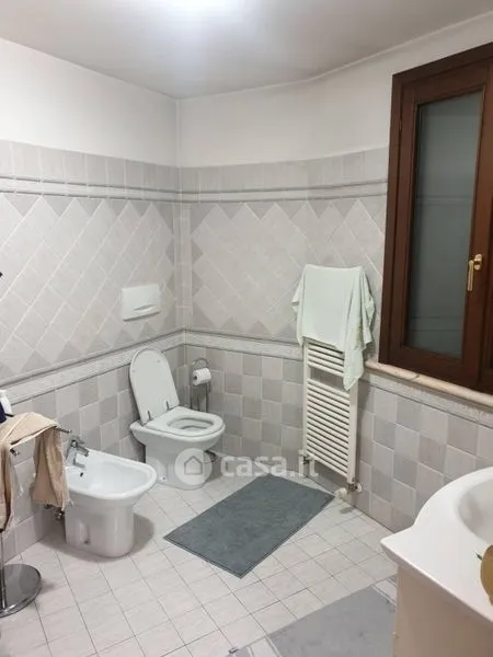 Bathrooms - Significant Villa with Terrace in Viadana Centre