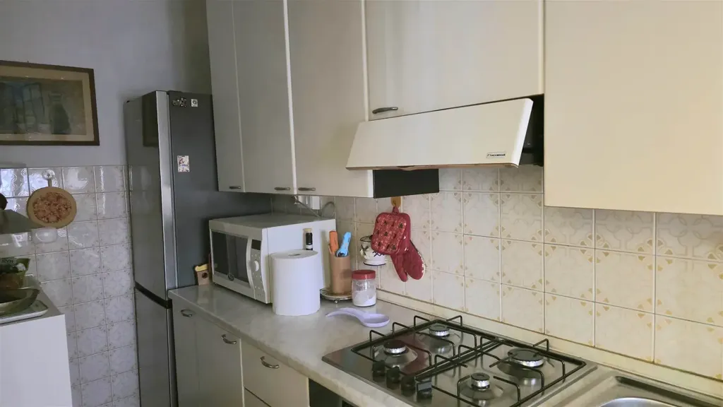Kitchen - Six-Bedroom Apartment with Terrace in Prato