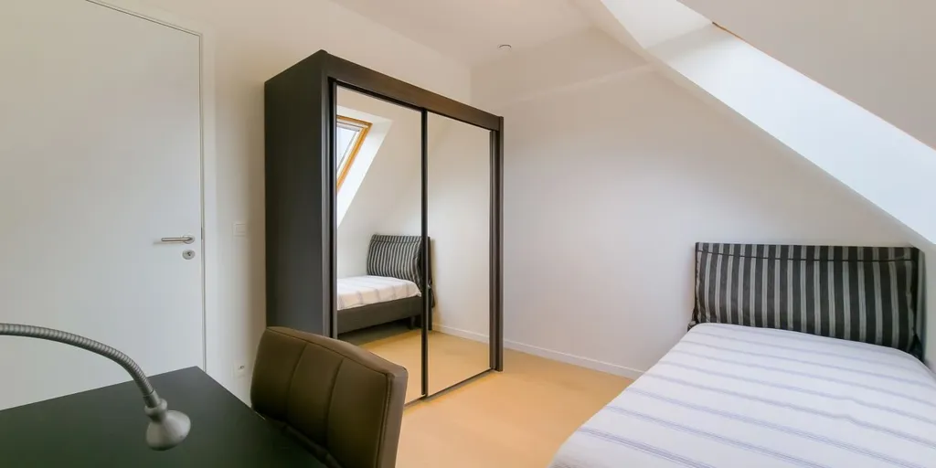 Magamistoad - Penthouse with South-West Terrace in Evere