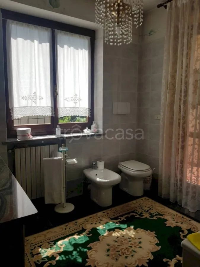 Salles de bain - Villa with Garden and Terraces in Torre Pellice