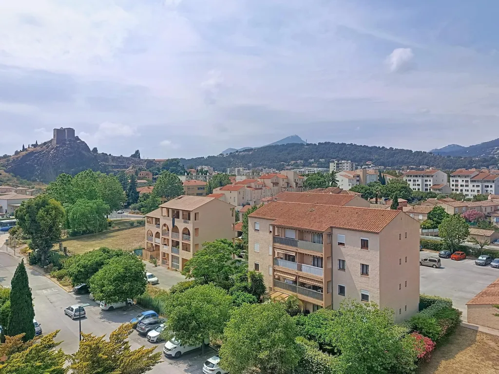Rõdu - 5-Piece Flat with Sea View in Nice