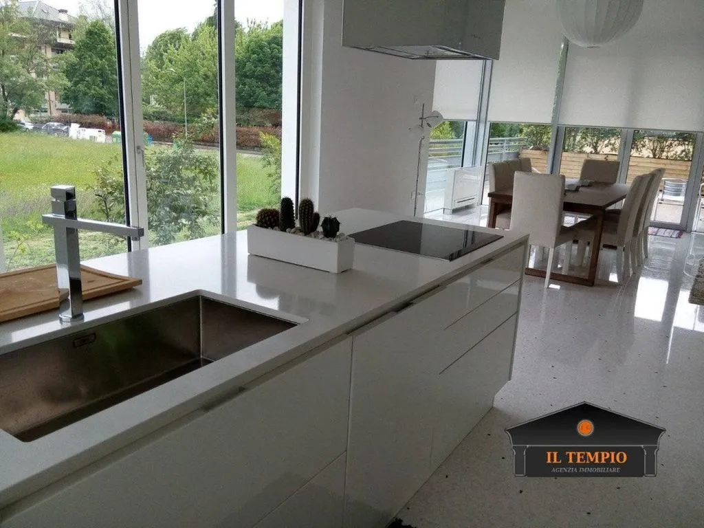 Cuisine - Modern Villa with Terrace in Vicenza