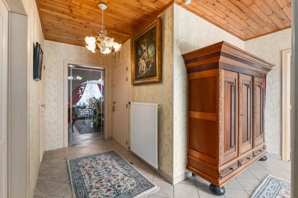 Entrée - Appartement Spacieux avec Garage au Centre de Lebbeke