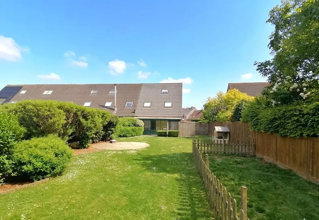 Garden - Semi-detached House with Solar Panels in Bredene