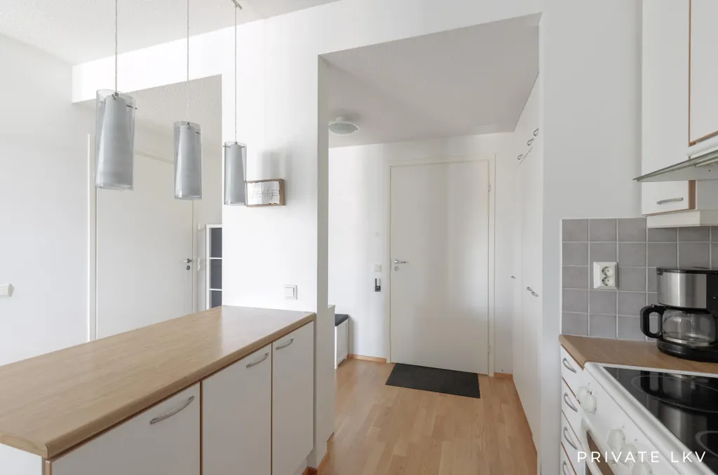 Cuisine - 3-Bedroom Apartment with Balcony in Espoo Tuomarila