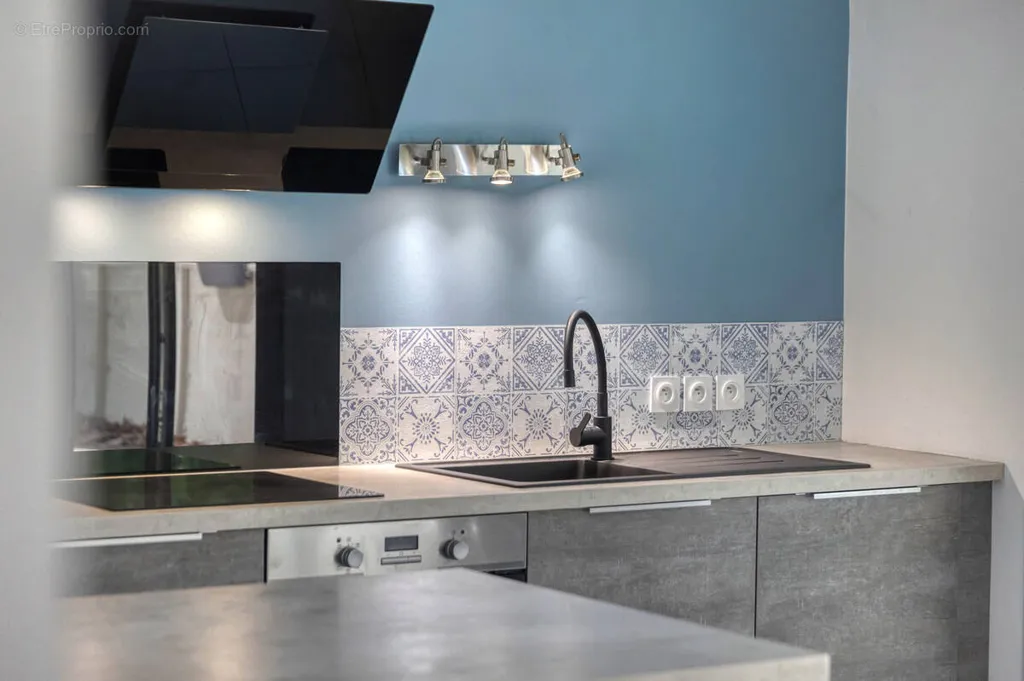 Cuisine - Appartement avec terrasse et parking à Châtelet / Abbaye