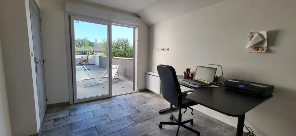 Kabinet - Modern House with Terrace in Plerguer