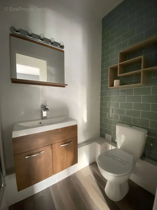 Salles de bain - Studio Proche Centre-Ville à Toulon