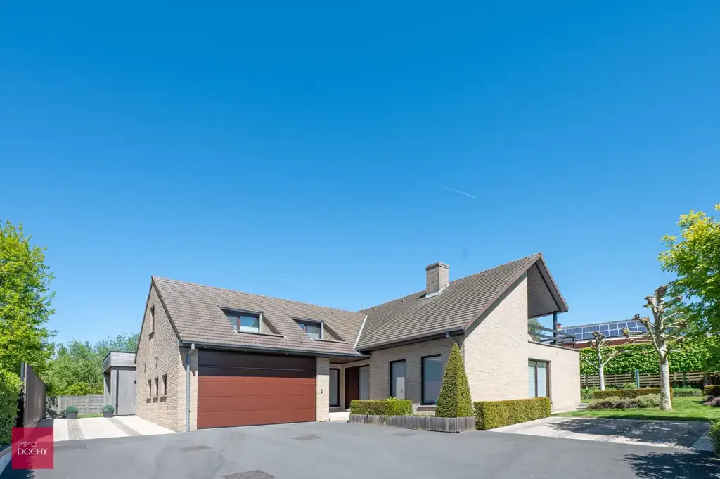 Välivaade - Spacious Villa with Indoor Pool in Suburb