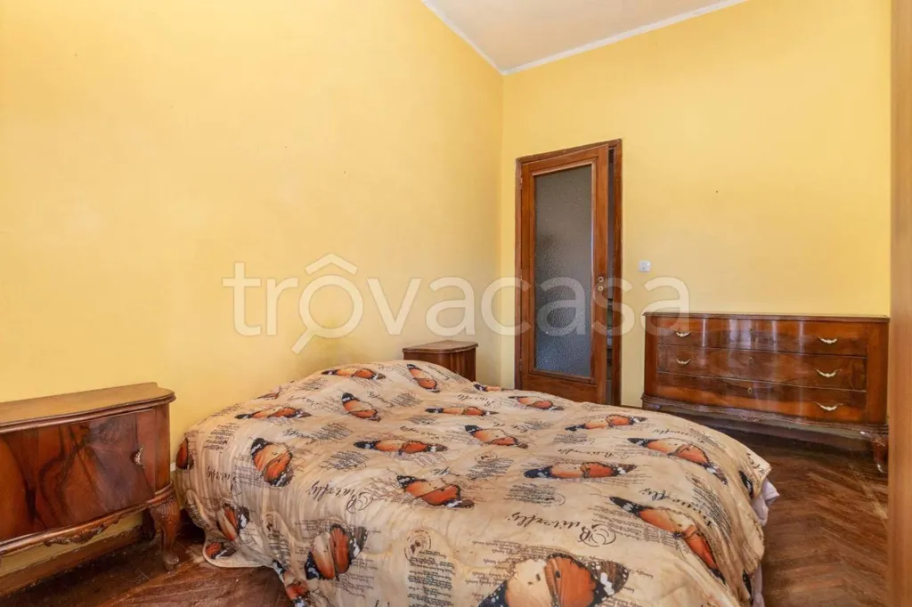 Chambres - Apartment with Balcony in Dronero
