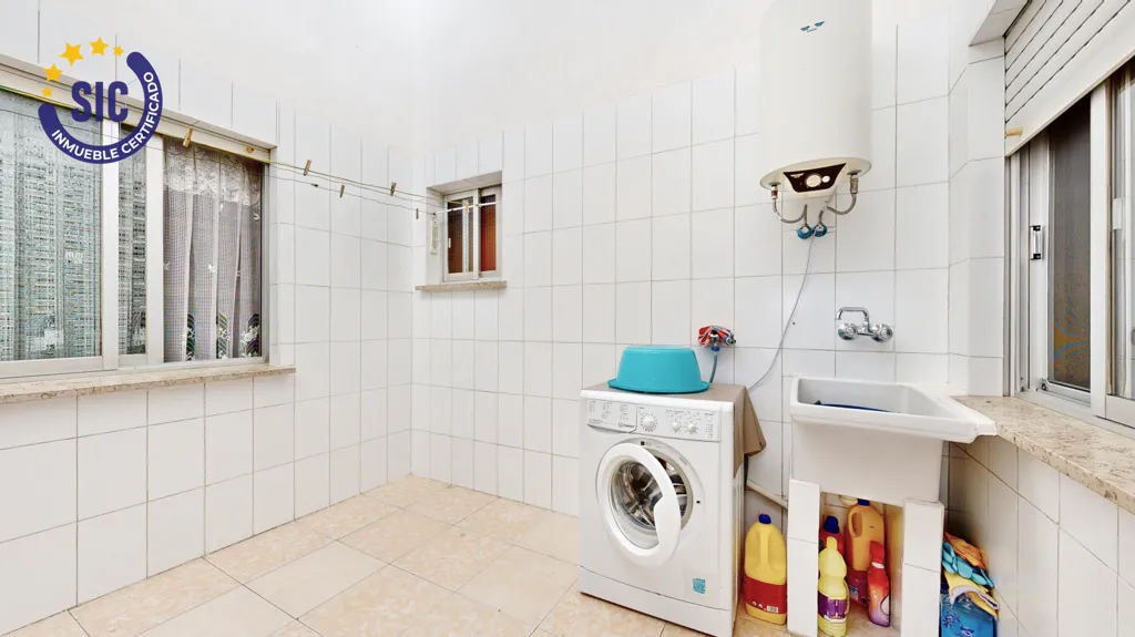 Pesuköök - Two-in-One Property with Terrace in Torrent
