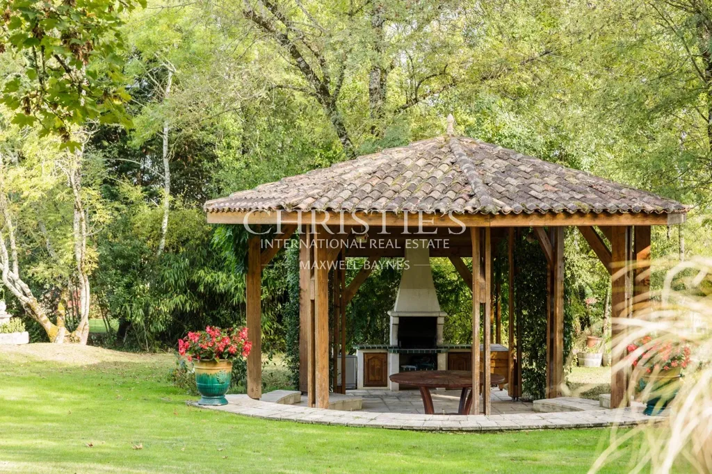 Terrasse - Propriété historique avec manoir et parc près de Libourne