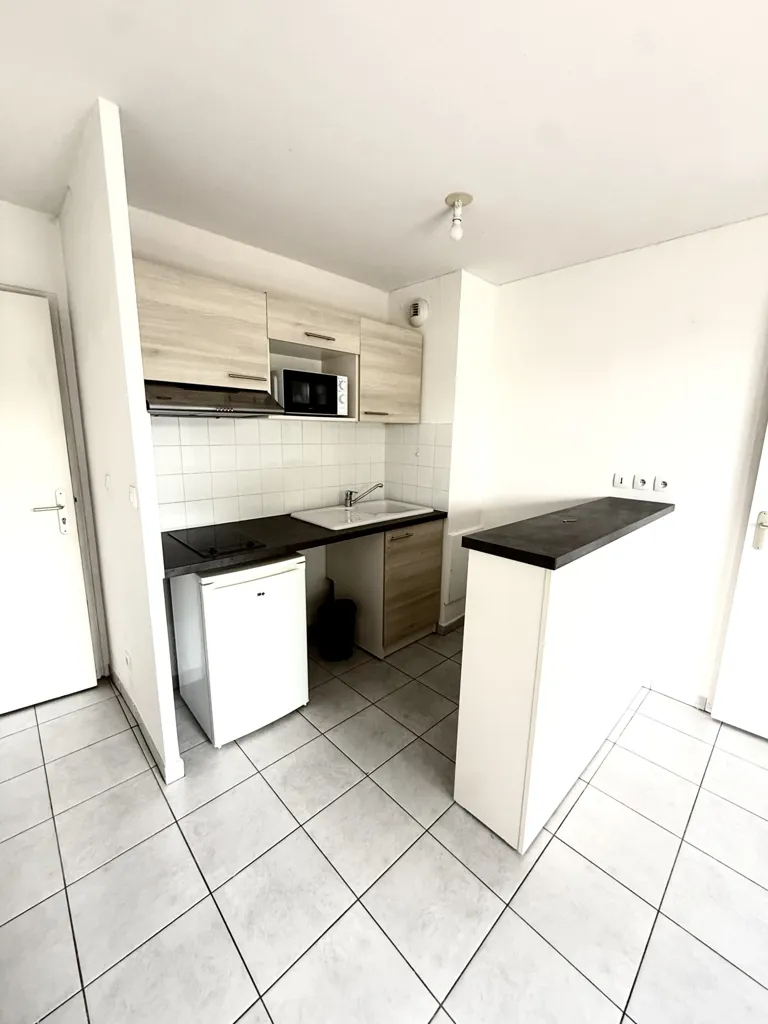 Cuisine - Appartement Meublé avec Balcon à Achicourt